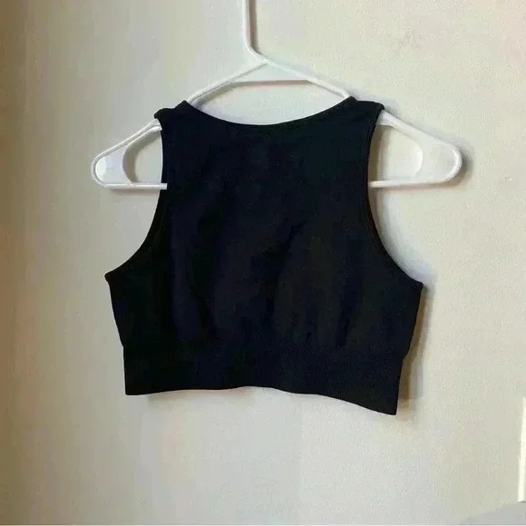 Cropped Workout Tank Top, Size M, Stretchy & Supportive black workout top yoga - Picture 3 of 9